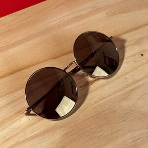 Round Brown Women’s Oversized Sunglasses